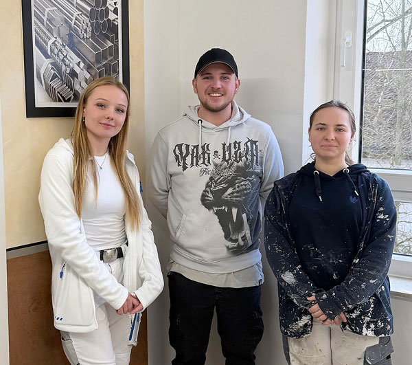 Haben ihr Gesellenprüfungen bestanden: Jasmina Koßert, Luca Jerome Voß, Angelika Weimer.